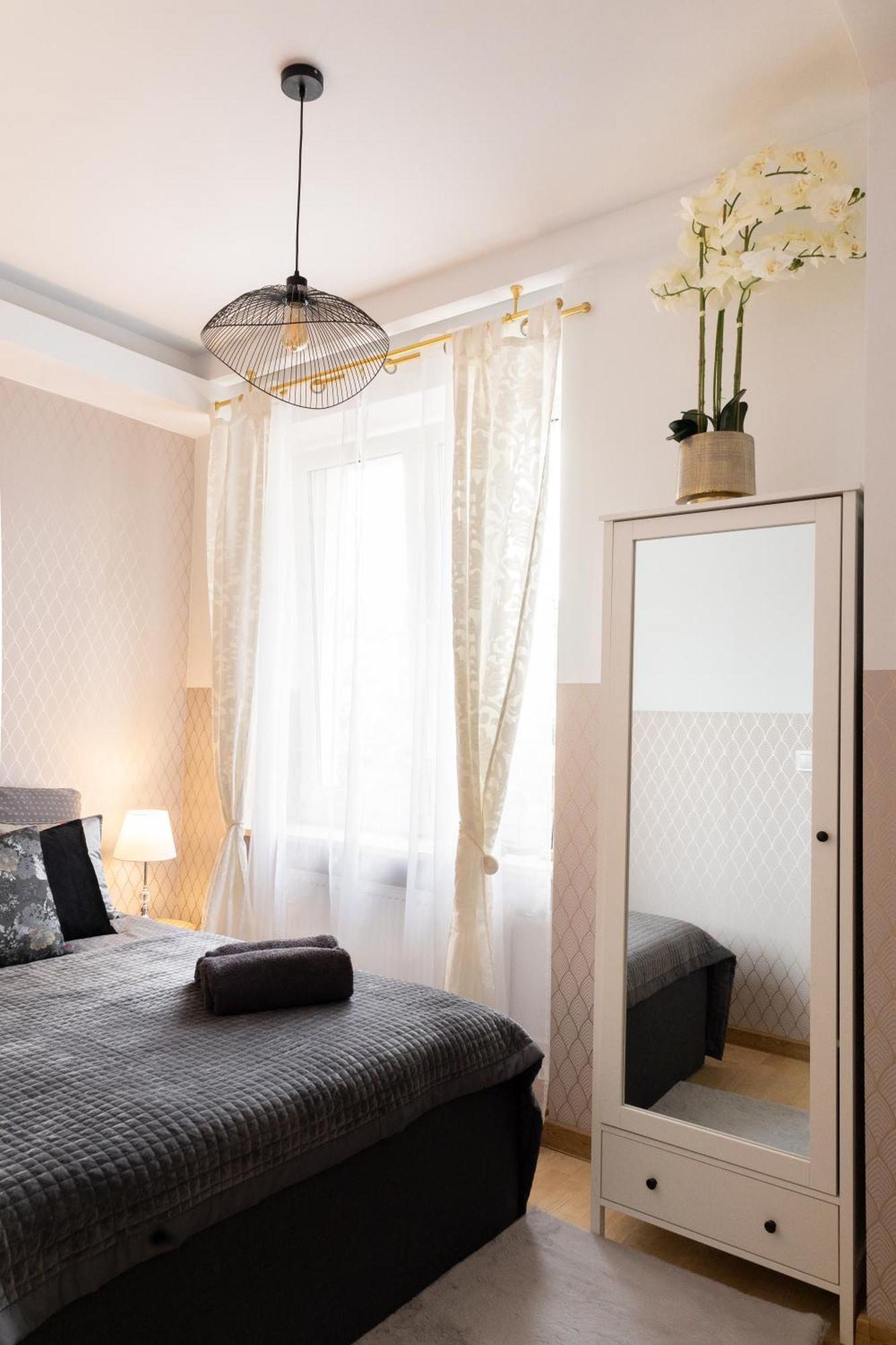 Clicktheflat Szkolna Palace Of Culture Apart Rooms Warszawa Rom bilde