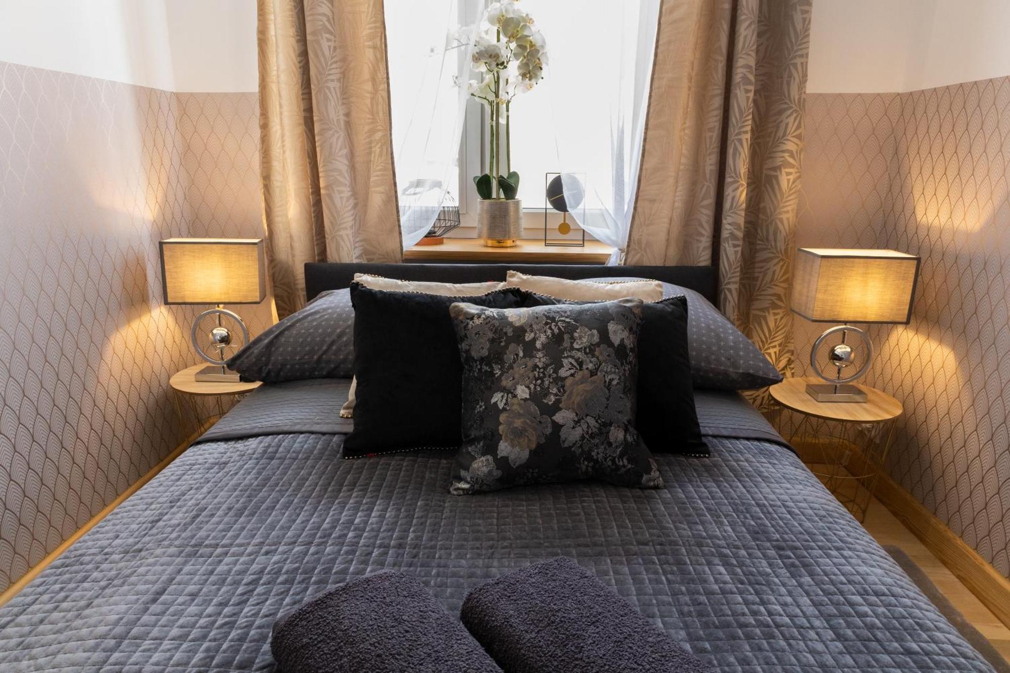 Clicktheflat Szkolna Palace Of Culture Apart Rooms Warszawa Rom bilde